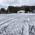 駐車場　（真冬、雪景色の愛媛県立とべ動物園　撮影2022年12月23日）