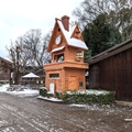 からくり時計　（真冬、雪景色の愛媛県立とべ動物園　撮影2022年12月23日）